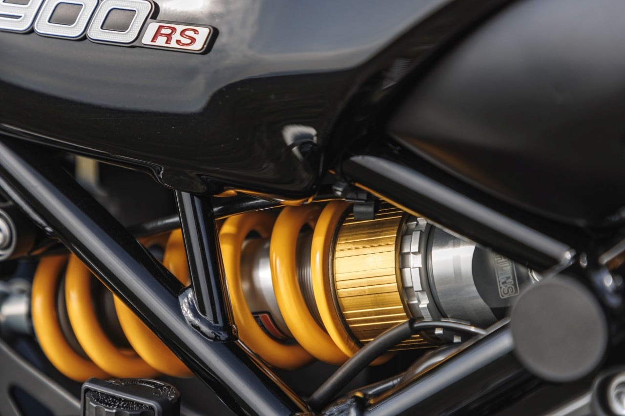 Kawasaki Z900 RS SE e Yamaha XRS900: modern classic... a modo loro